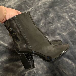 NWT H&M Black Patent Leather Block Heel Booties Size 8.5